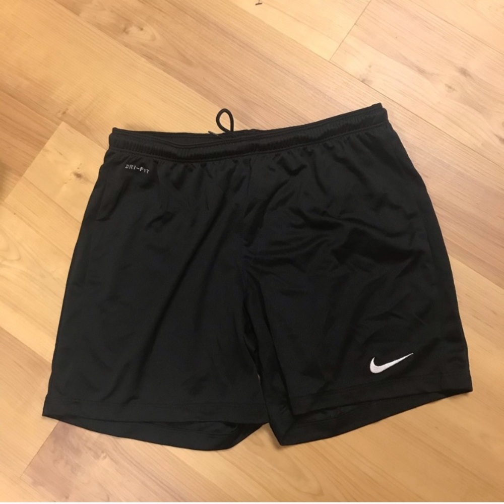 Men’s Nike Workout Shorts Size Medium